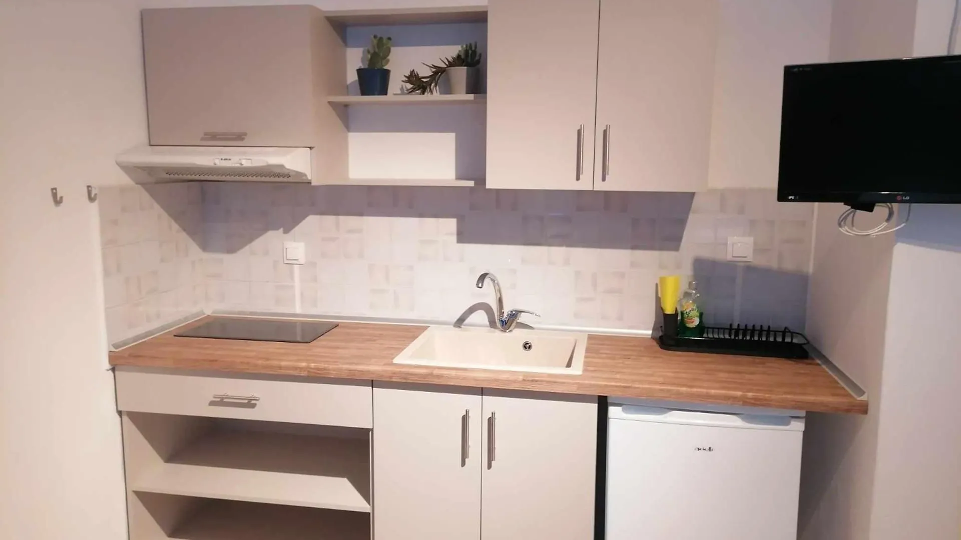 Rappos Studios Kallithea  Grecia
